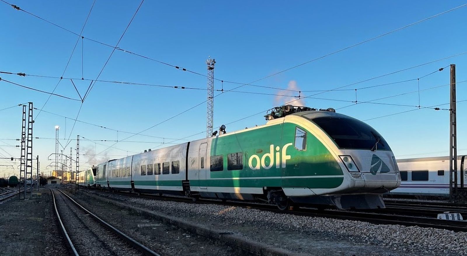 Oposiciones Adif 2024: ¿Cómo prepararte para optar a  1.342 puestos de trabajo estables?