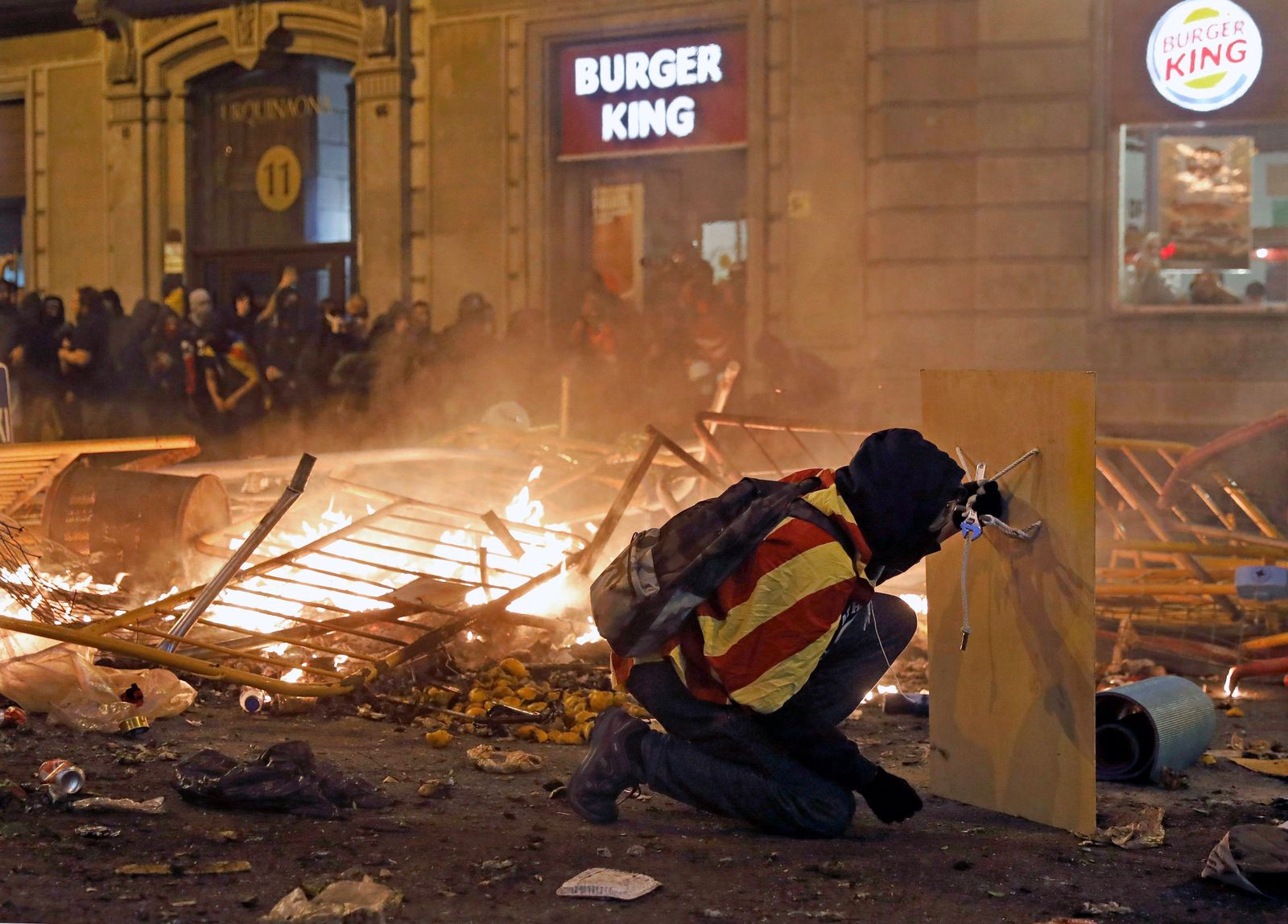 La actuación de los radicales de Barcelona, desde dentro