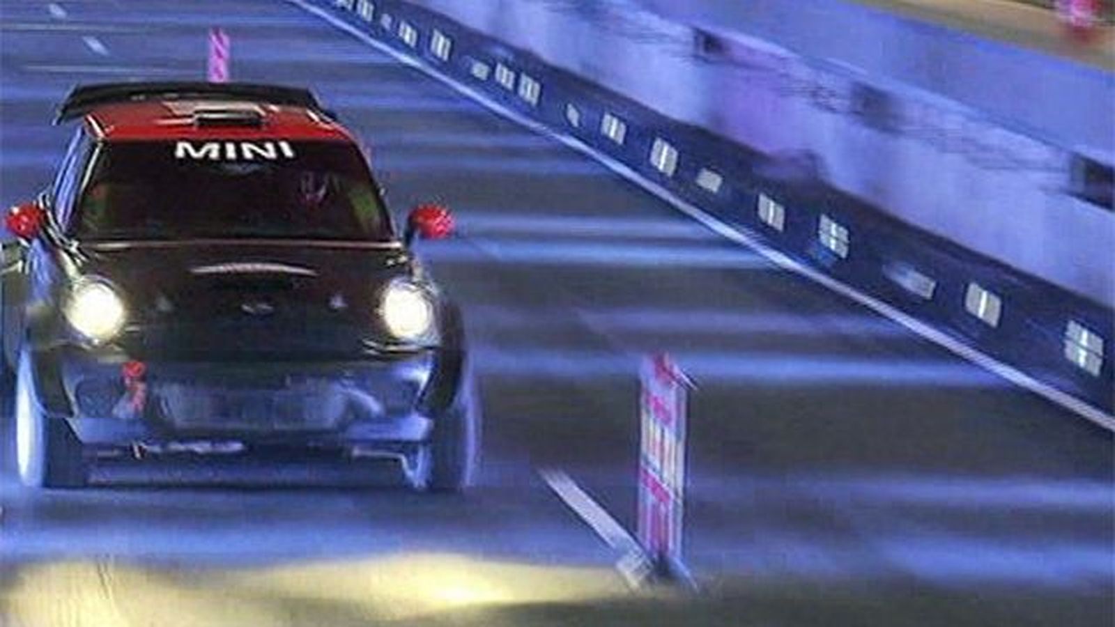 Nani Roma lidera la exhibición de Mini en el Metro de Madrid