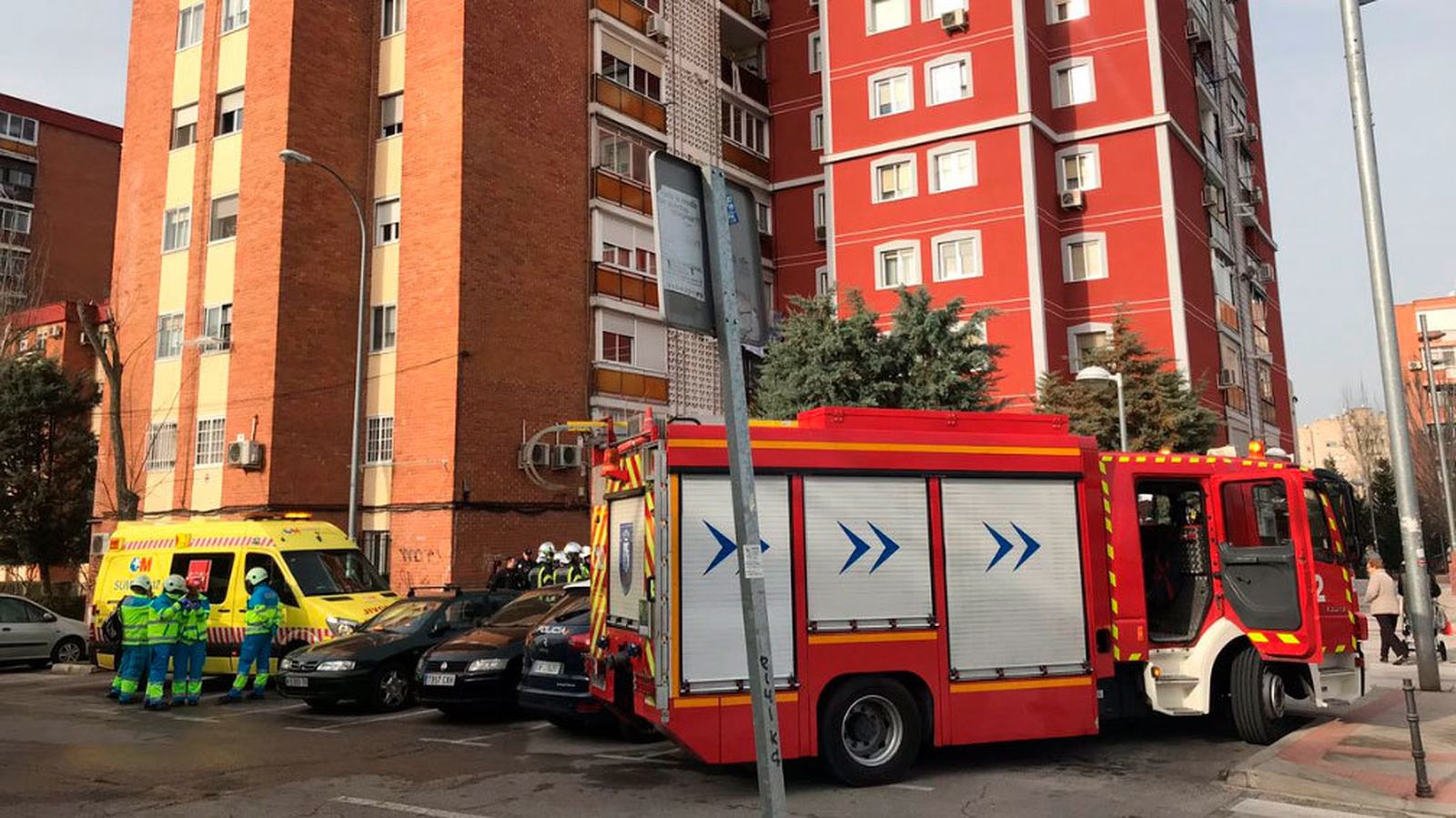 Un hombre resulta herido muy grave con quemaduras de tercer grado en su casa en Fuenlabrada