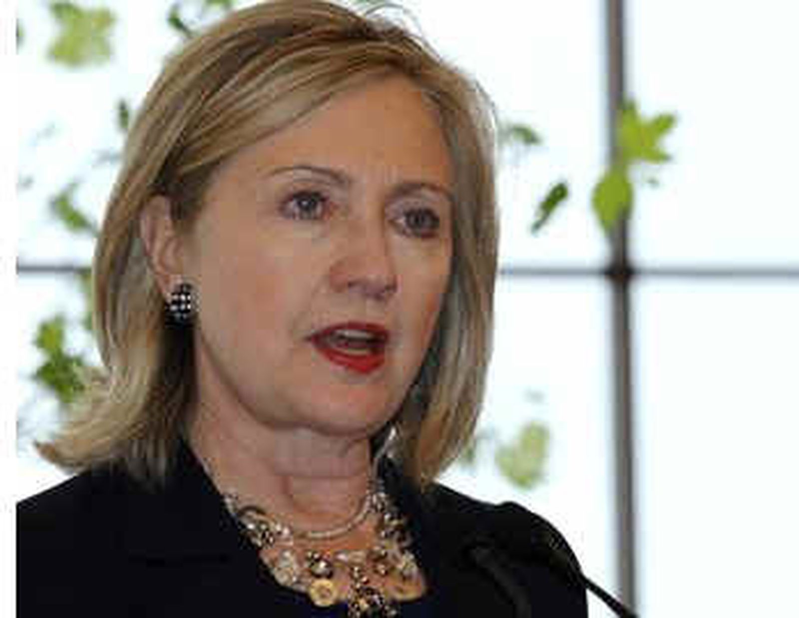 Clinton llega a Madrid y concentrará su  agenda oficial en la mañana del sábado