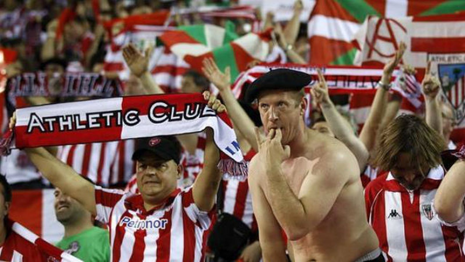 Aficionados del Athlétic silban el himno