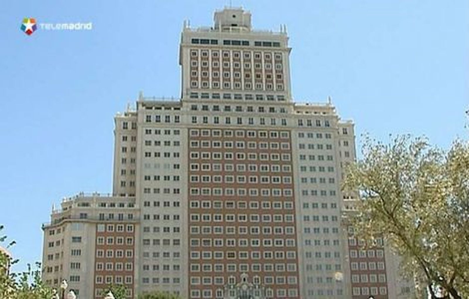 El Santander vende el Edificio España a Wang Jianlin por 265 millones