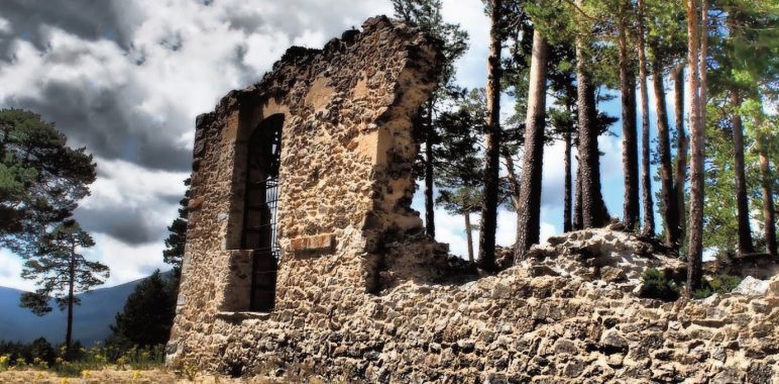 Restos del Convento de Casarás en los Montes de Valsaín