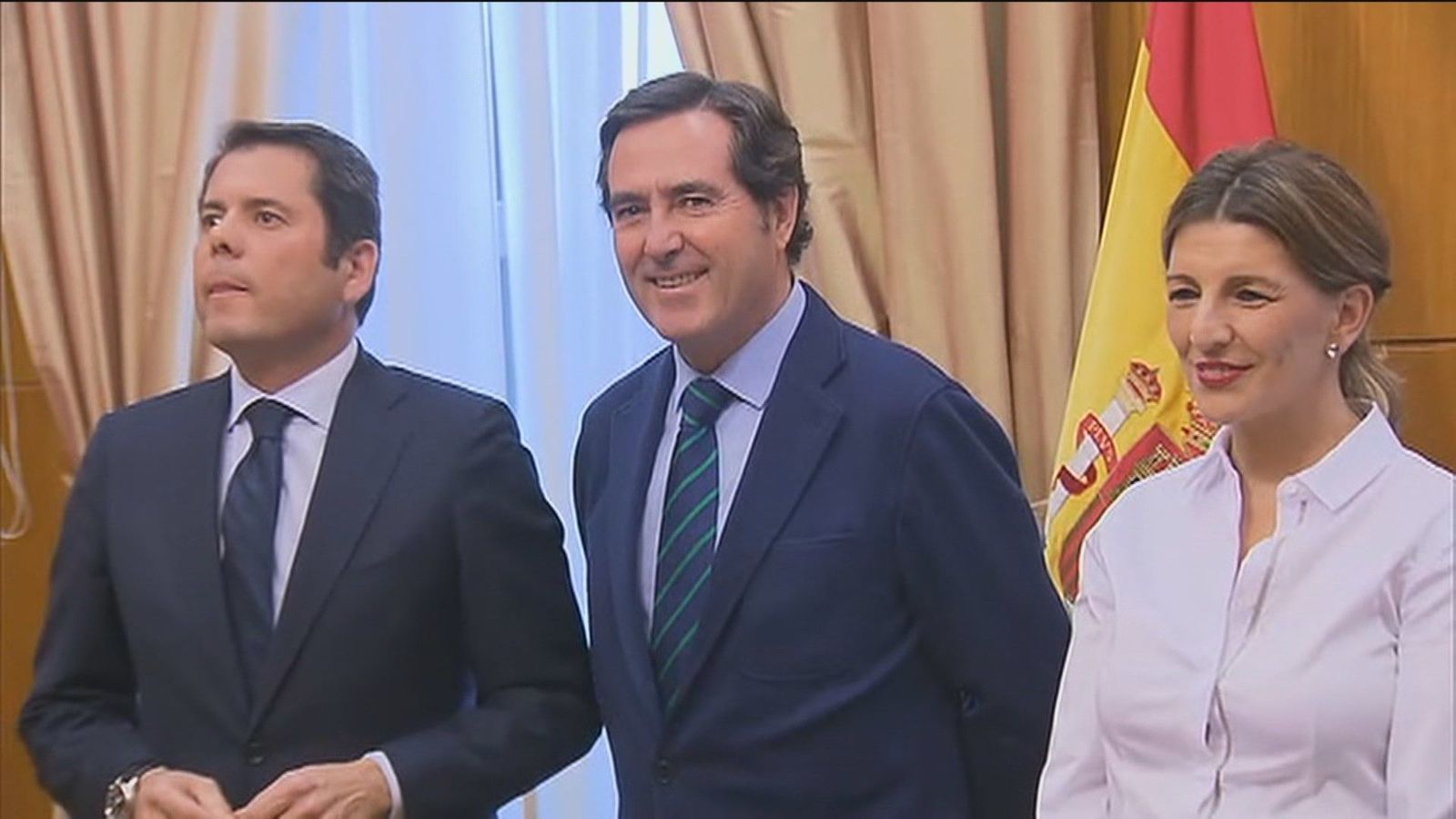Empresarios y sindicatos difieren sobre las consecuencias de reducir la jornada laboral