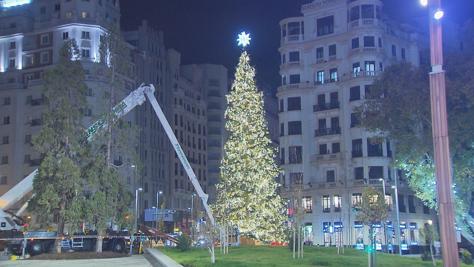 Mucho frío en Madrid en el estreno de la Navidad y con el Black Friday