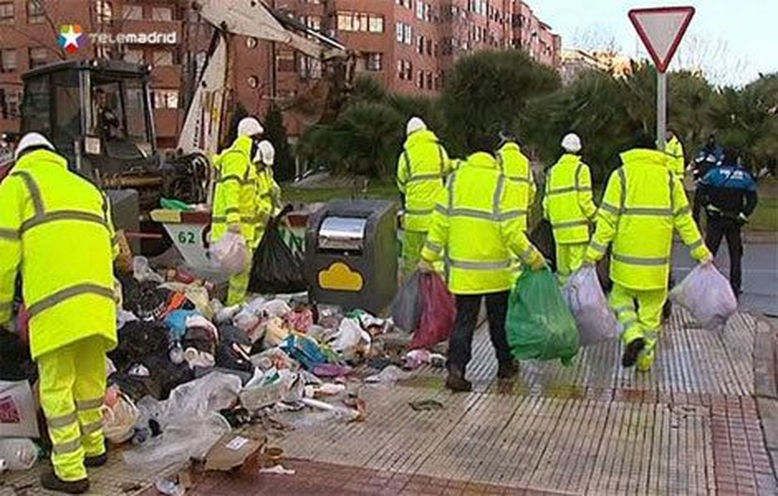 Los trabajadores aceptan el pacto y concluye la huelga de basuras de Alcorcón