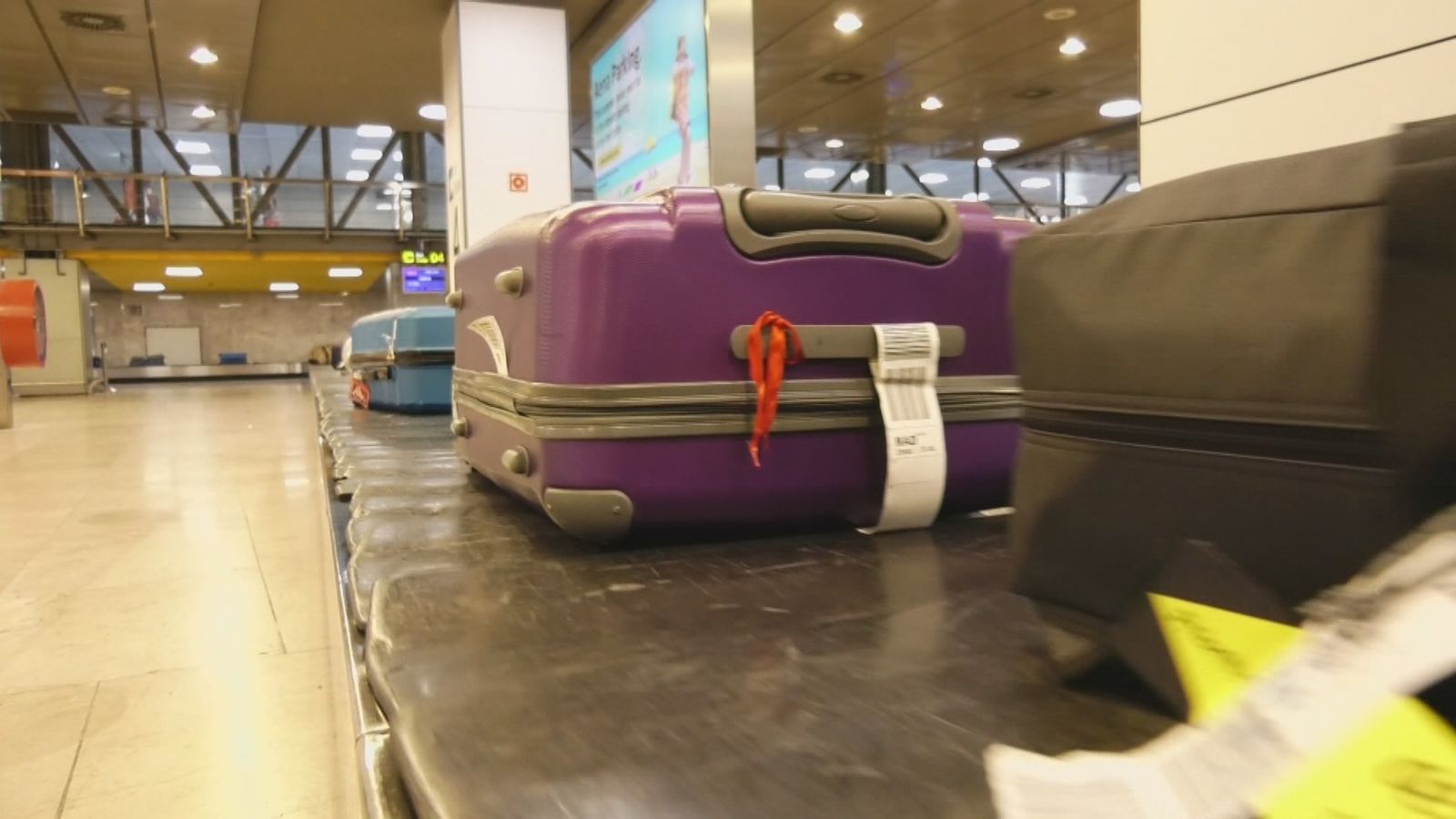 Detenido un pedófilo que perdió en Barajas una maleta con un pendrive con pornografía