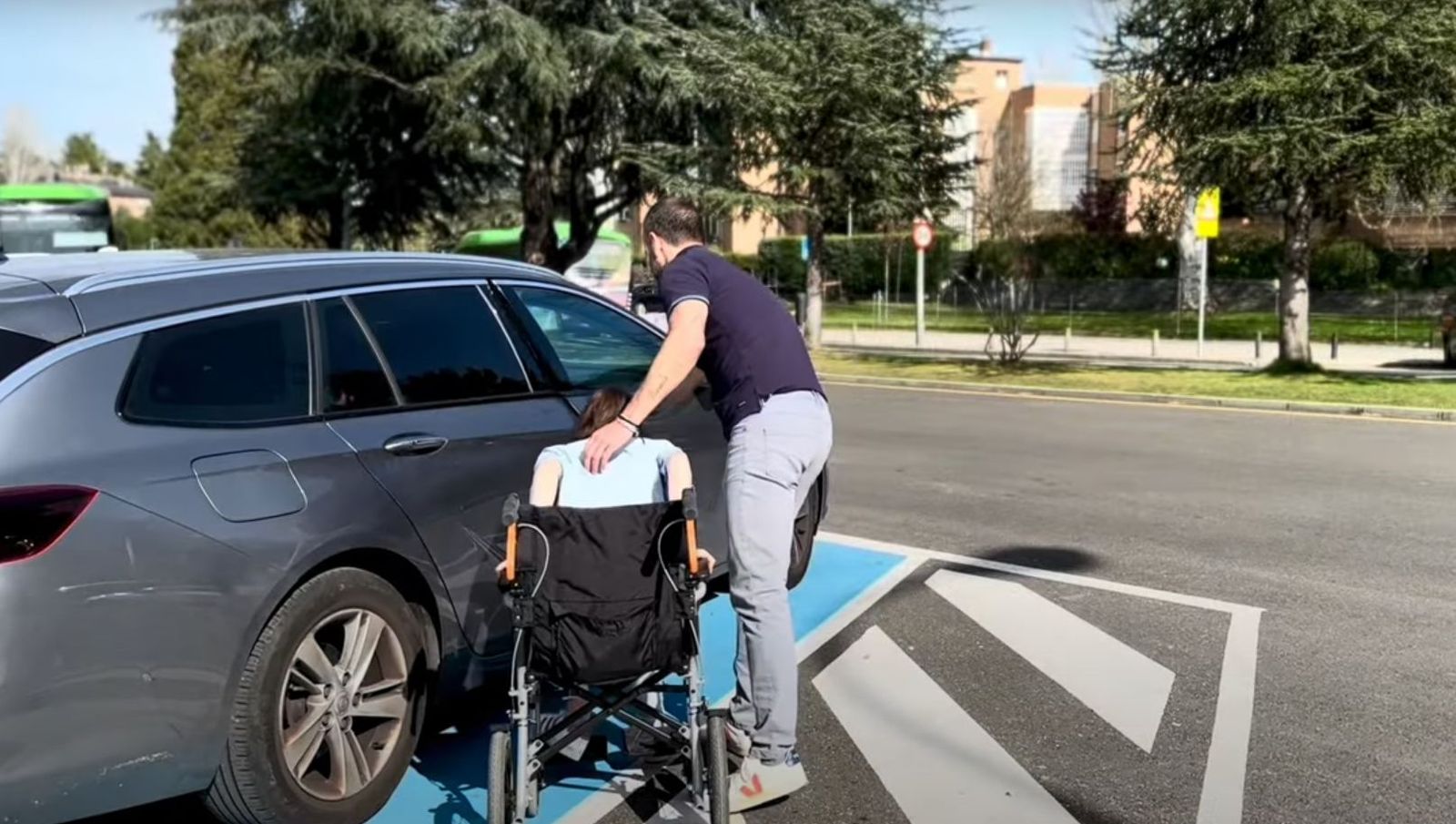 Campaña del Ayuntamiento de Majadahonda sobre las plazas reservadas