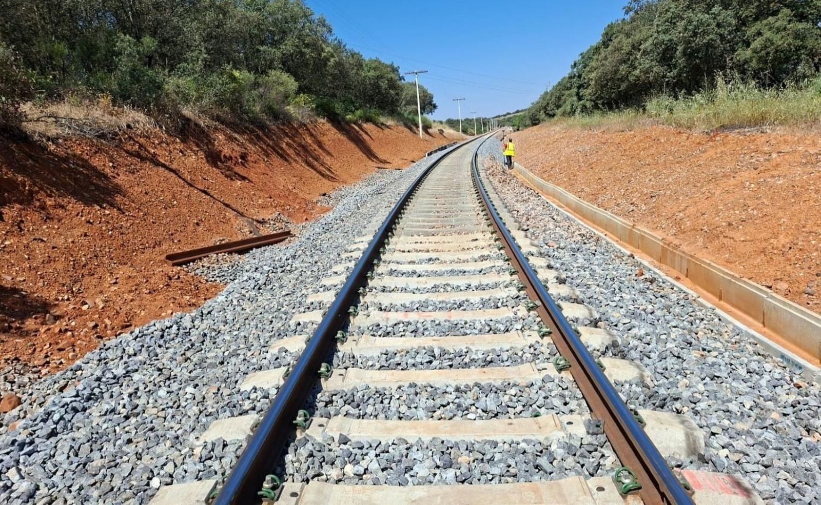 Adif dejó sin ejecutar un tercio de las inversiones desde 2021 y recorta el mantenimiento de las vías