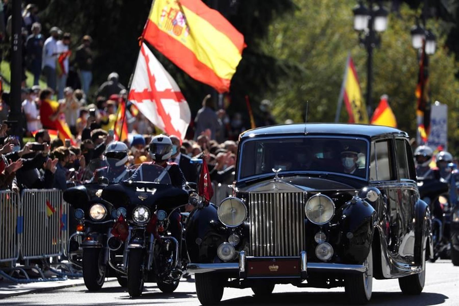 Los madrileños, entre la resignación y la reivindicación en este 12 de octubre