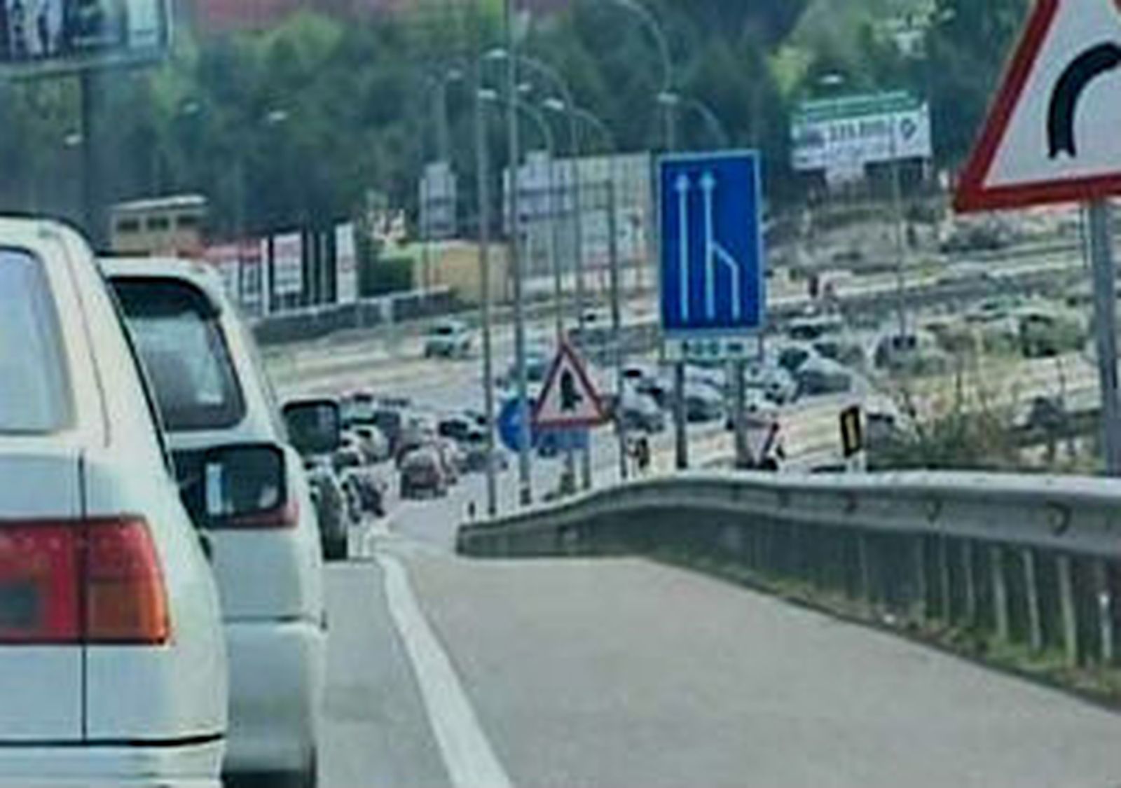La DGT avisa de que la noche de este miércoles  "suele ser la de mayor tráfico del año"