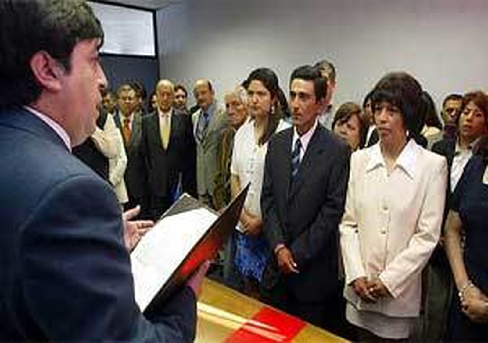 Fin de las bodas civiles en el registro: serán oficiadas por notarios y cobrando