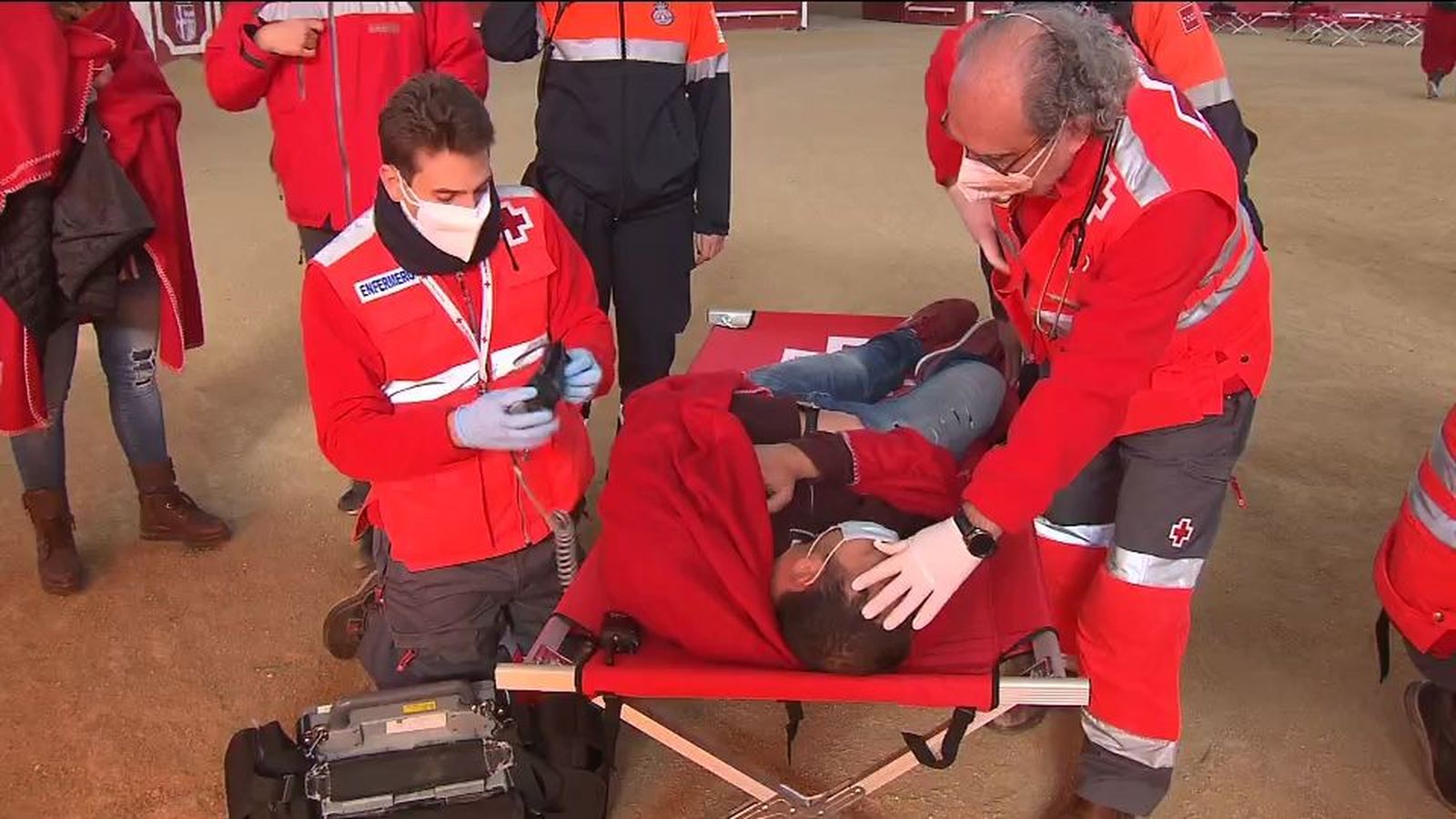 Los vecinos de Navalcarnero participan en un simulacro de emergencias