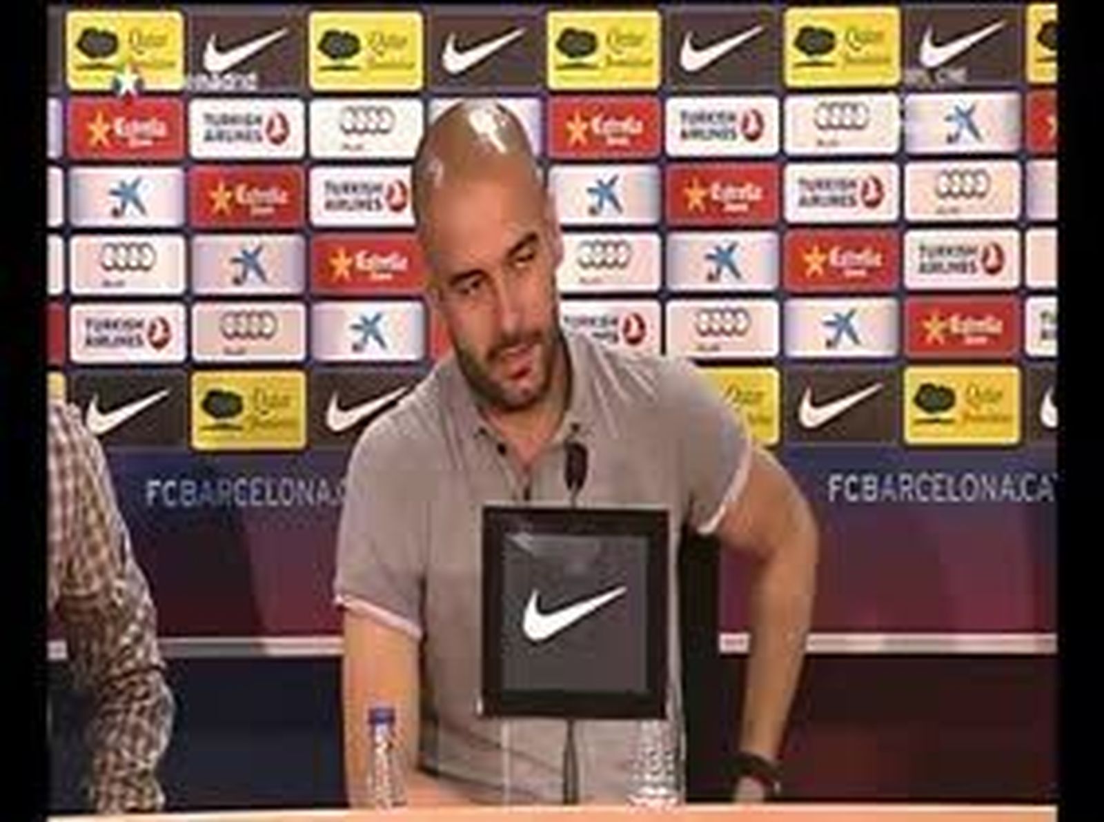 Guardiola a Abidal: "Decidirás cuándo jugar y cuándo no, estarás siempre del 1 al 11"