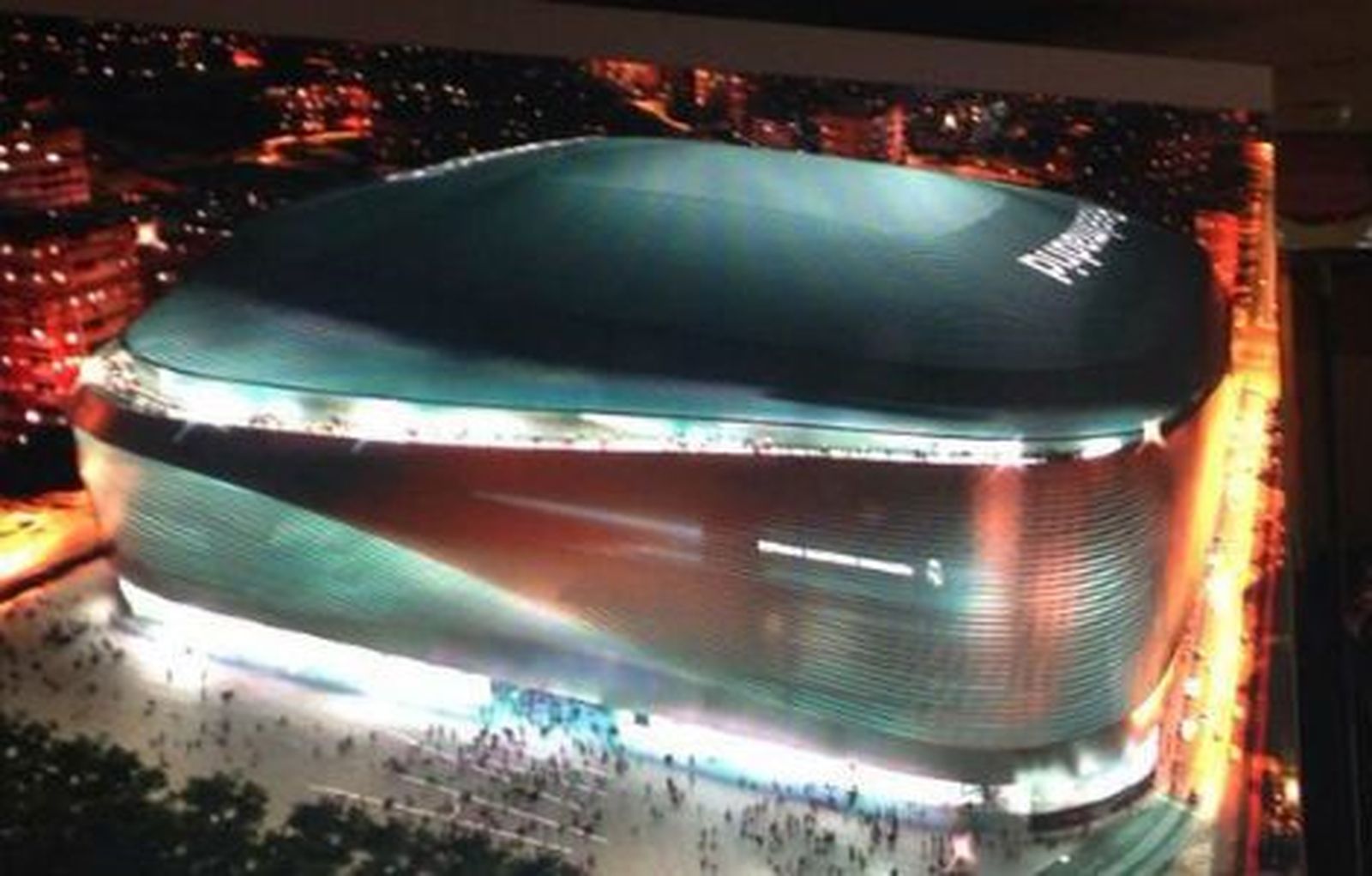 Florentino presenta el Bernabéu del siglo XXI