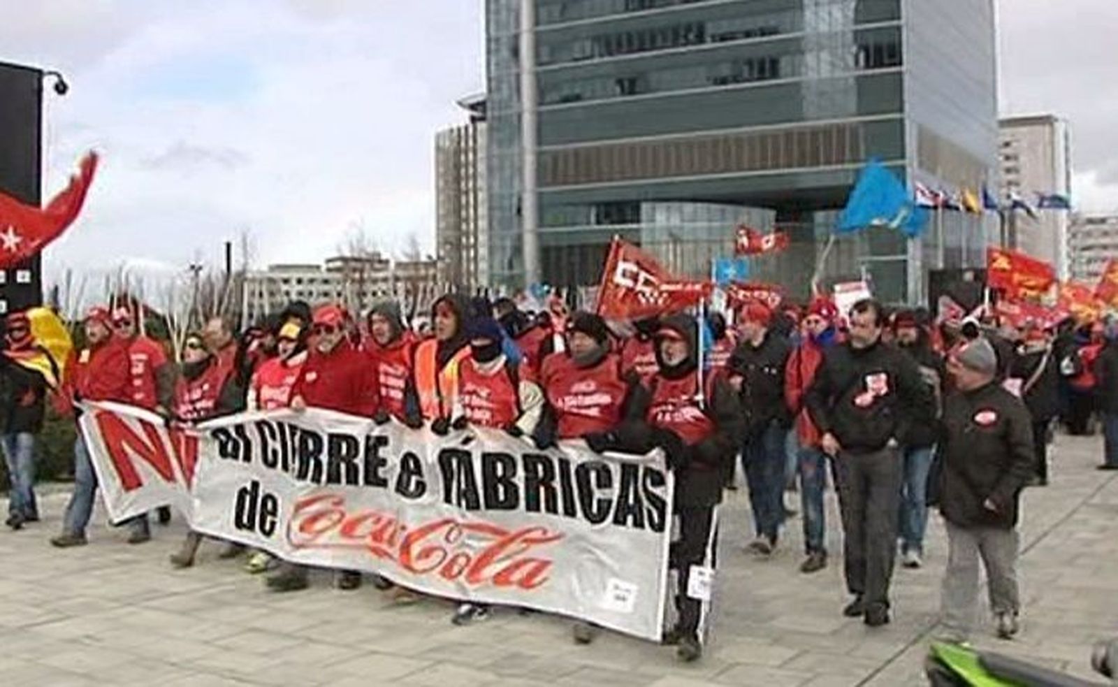 Coca-Cola plantea cambiar condiciones laborales a la plantilla además del ERE