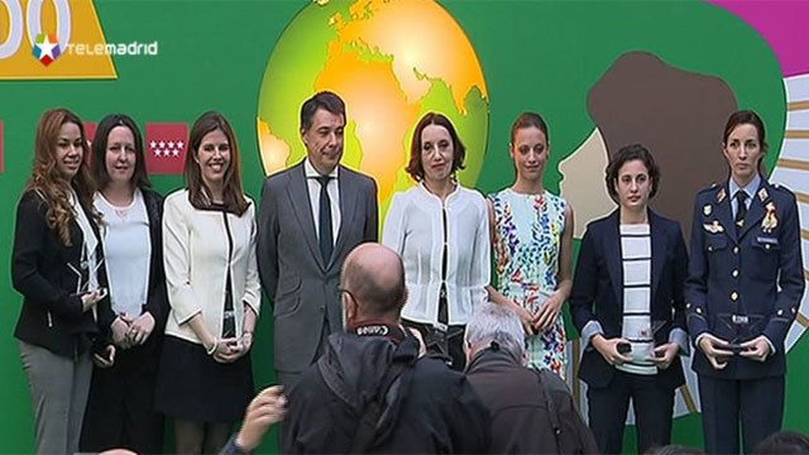 González insta a avanzar en "la participación protagonista" de la mujer