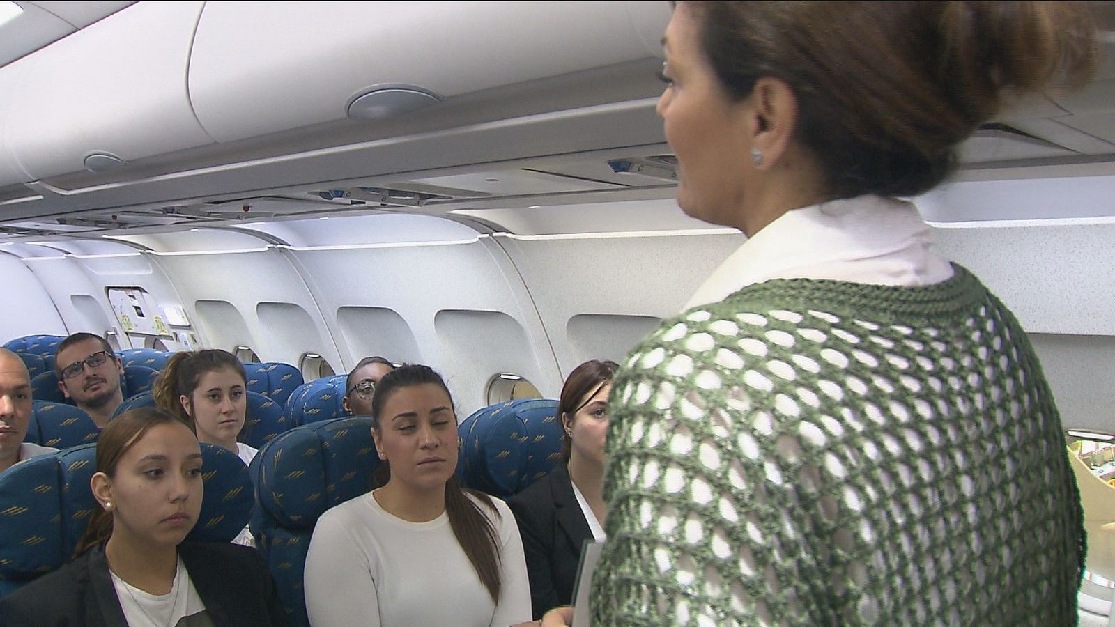 Así se debe evacuar un avión en caso de accidente