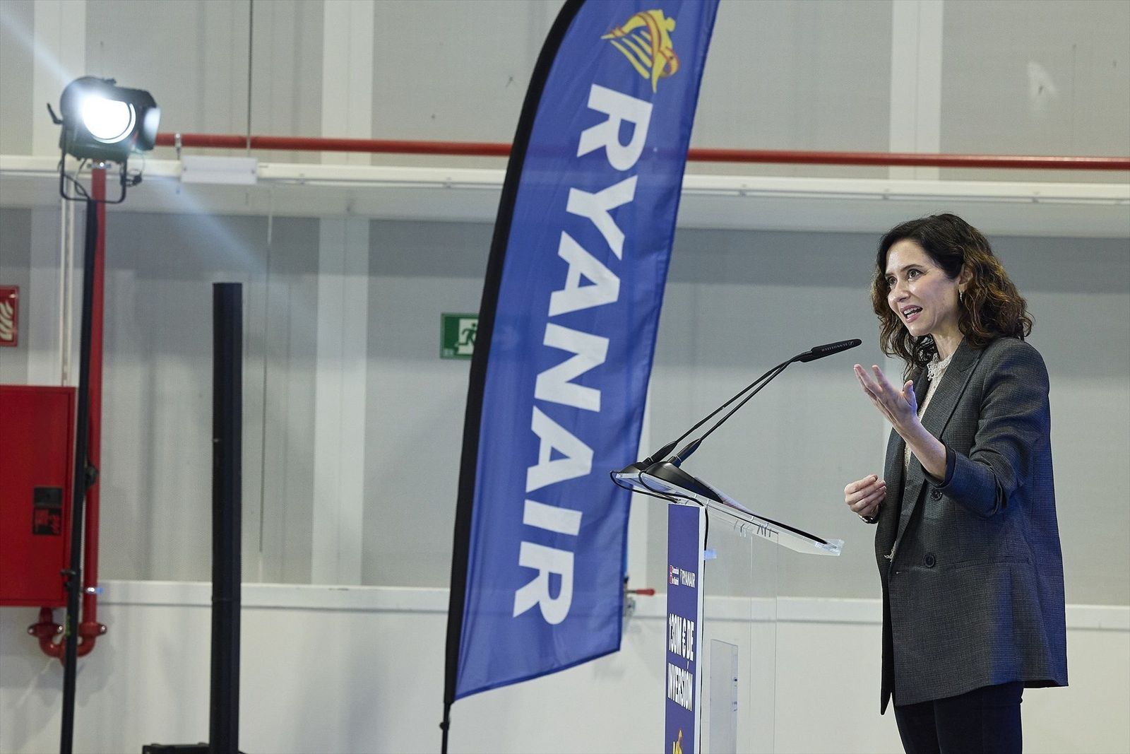 Ryanair abre un centro de formación de pilotos y azafatas en Madrid con 130 millones de inversión
