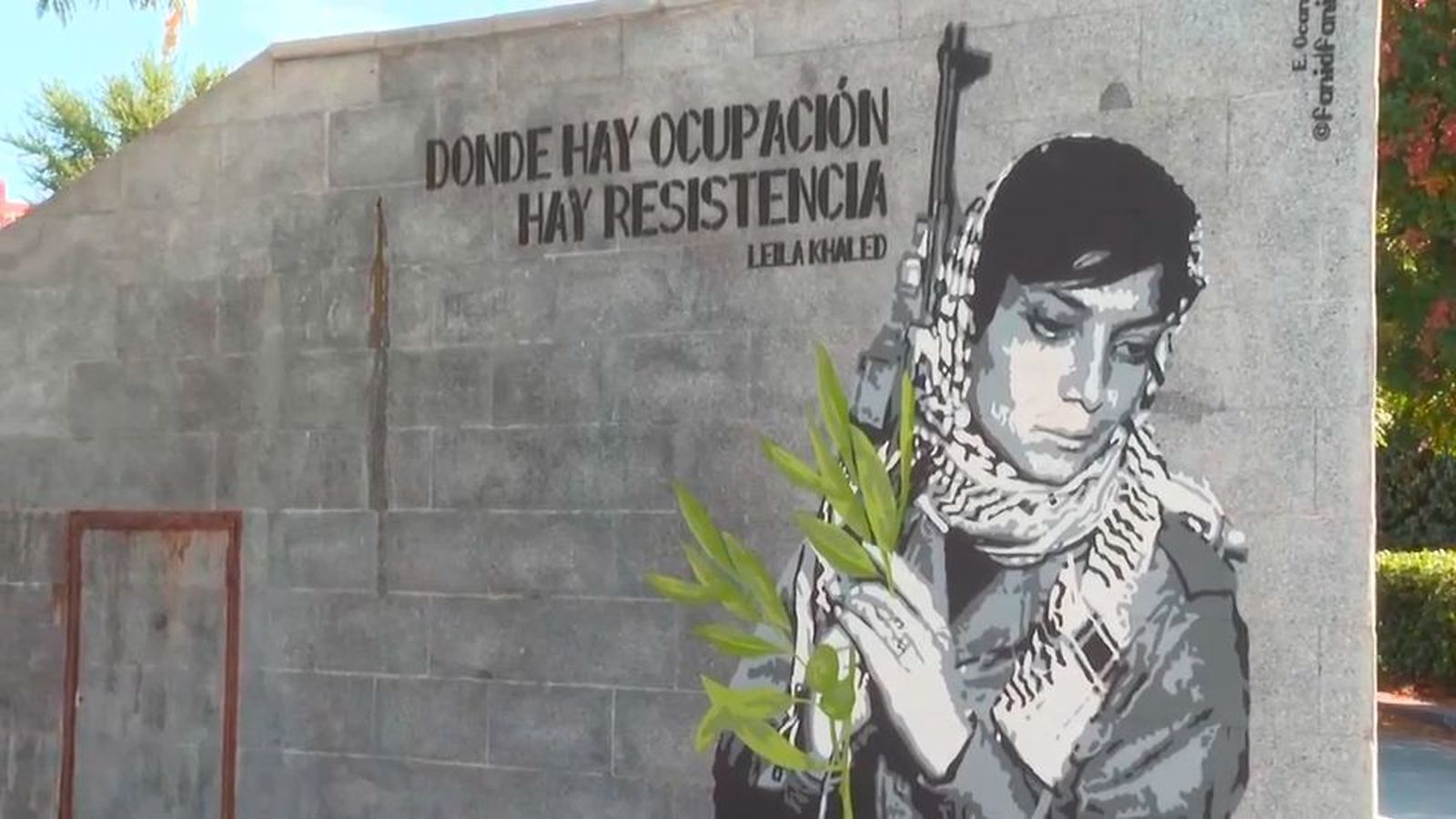 Polémica en Alcorcón por un mural de Leila Khaled empuñando un arma