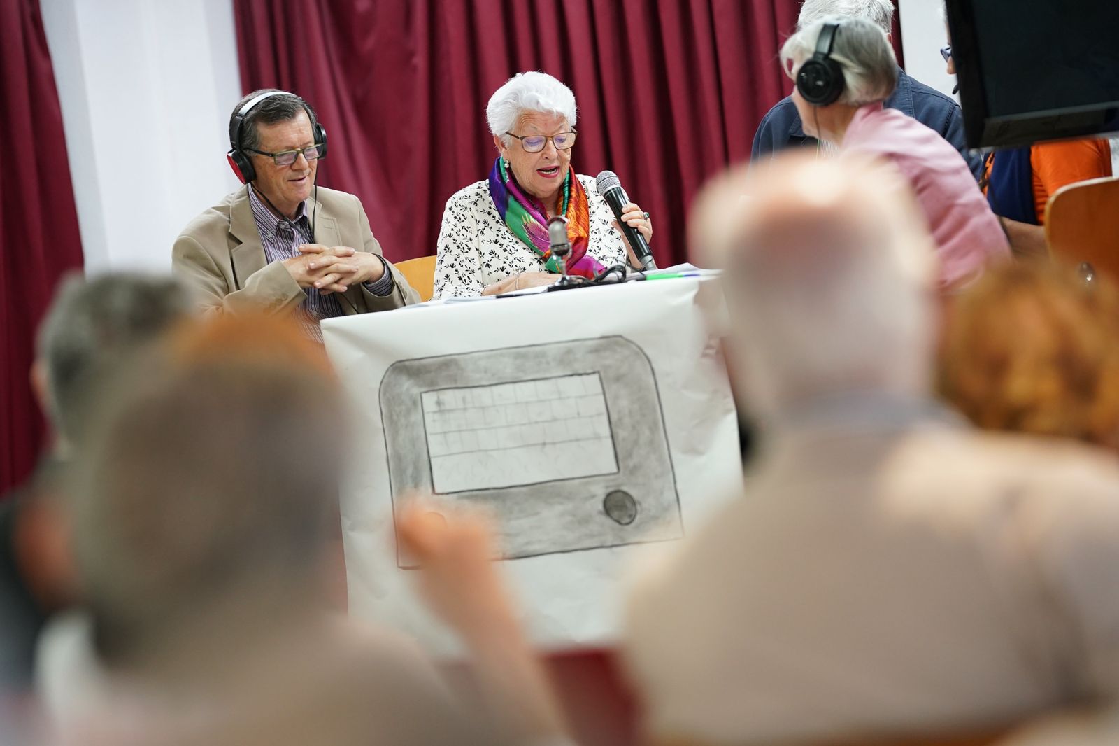Celebración de los 100 años de la Radio en el Centro de Mayores Tetuán