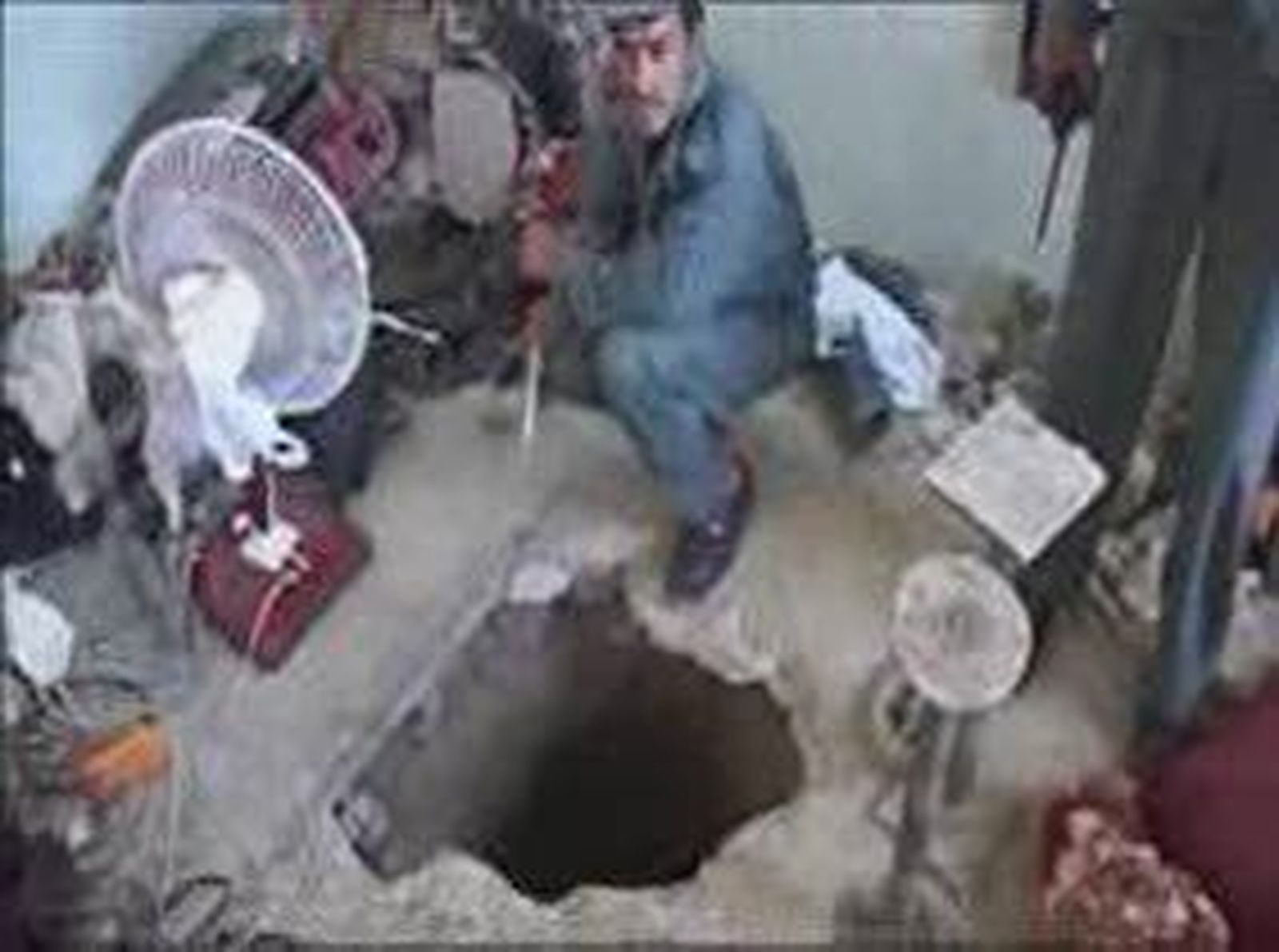 Más de 500 presos talibanes escapan de la prisión de Kandahar por un túnel