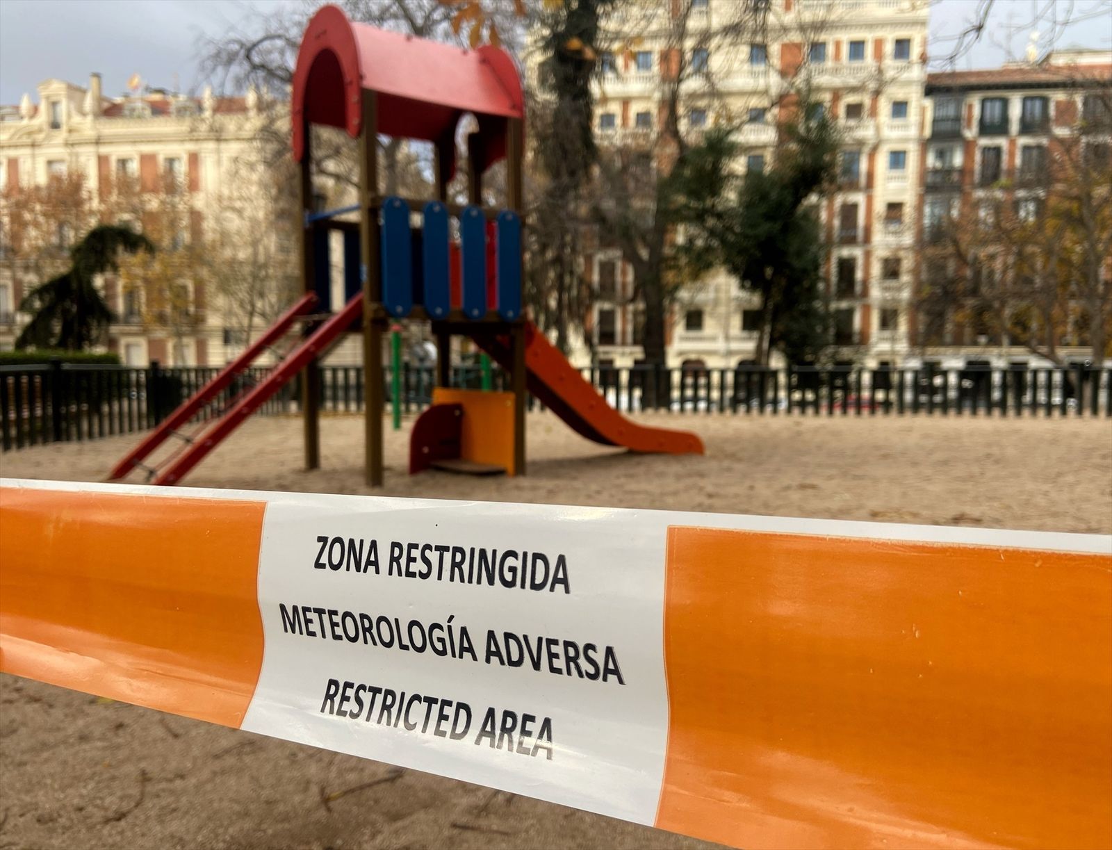 Zona restringida en el parque de El Retiro por metereología adversa
