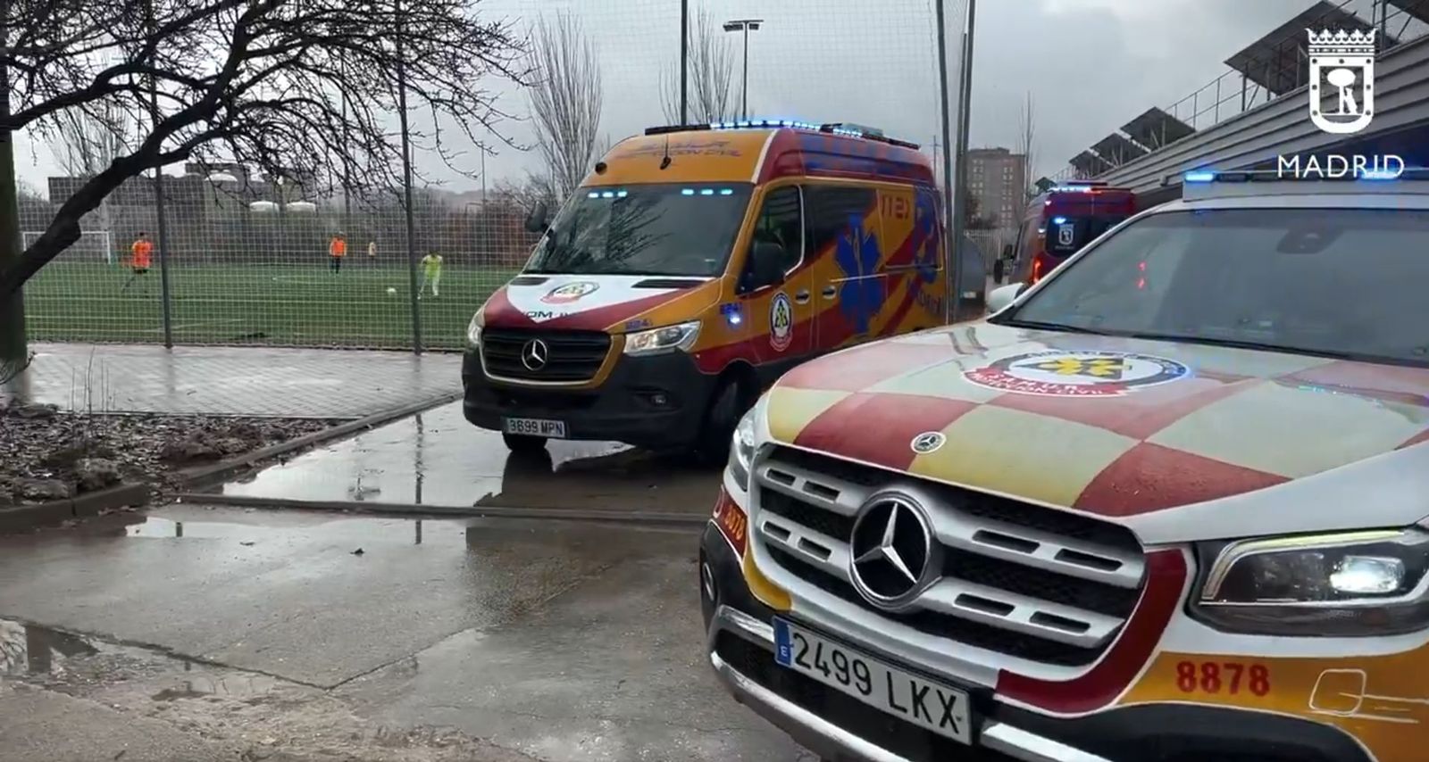 Dos ambulancias en un polideportivo