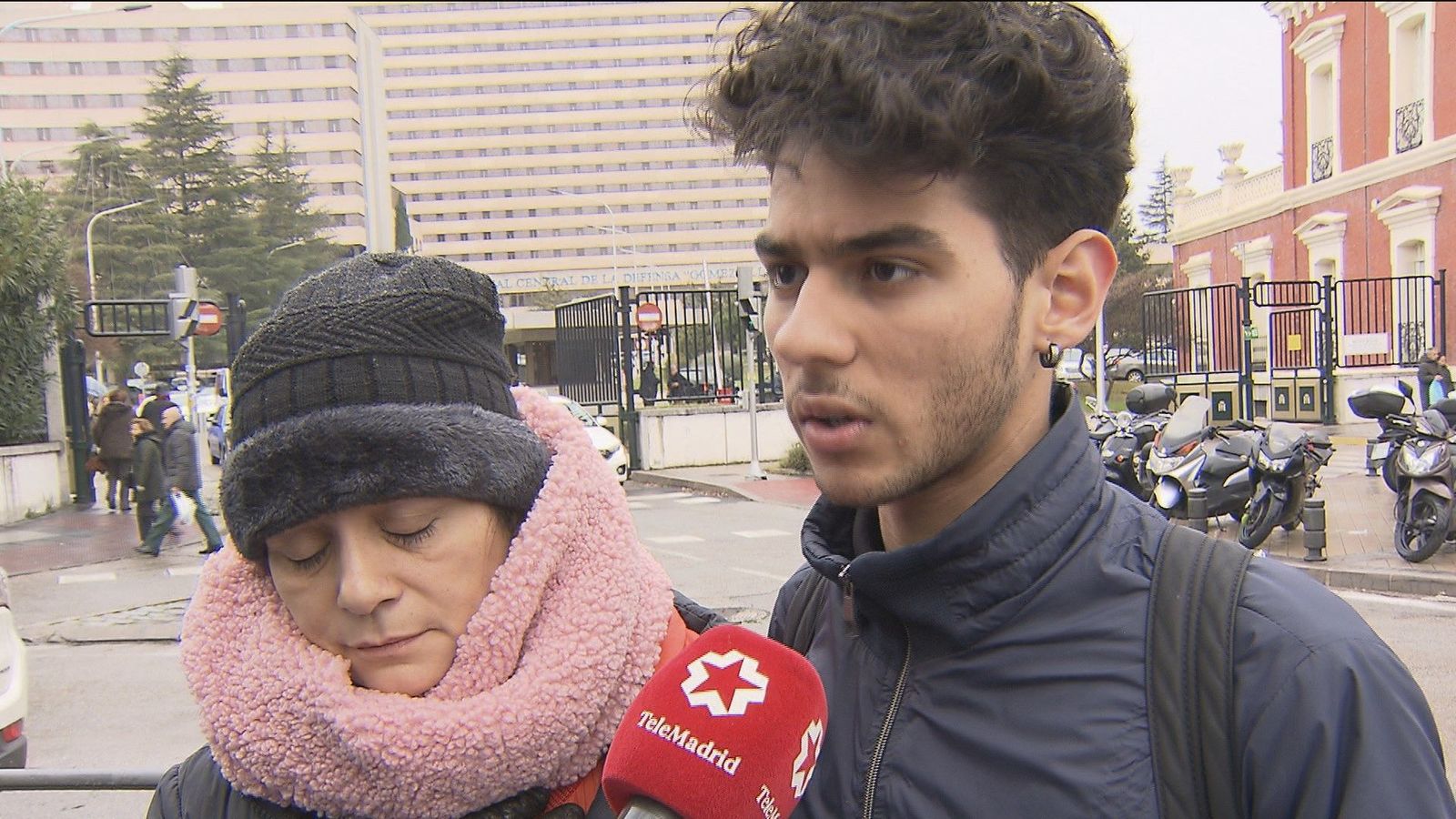 Tres semanas sin poder ver el cadáver de su hija en el Gómez Ulla