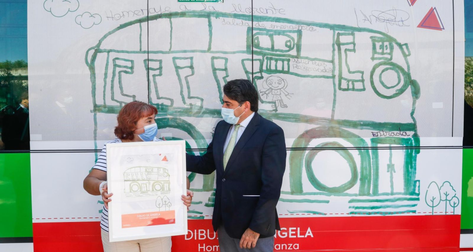 Un autobús de la línea 561 que une Majadahonda y Pozuelo  homenajeará con su vinilado a las personas con discapacidad