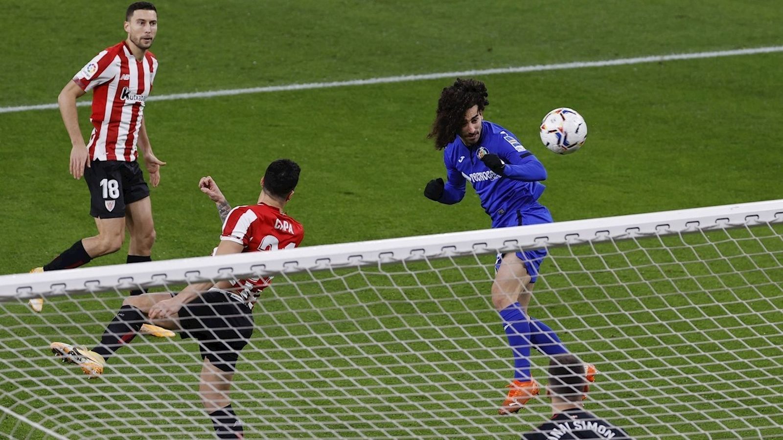 Cucurella marca de cabeza