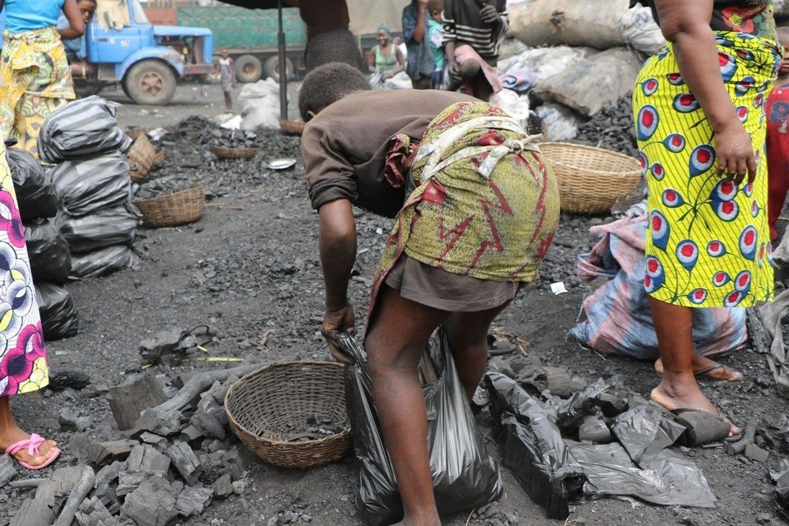 La dura realidad de 160 millones de niños en todo el mundo: 1 de cada 10 trabaja
