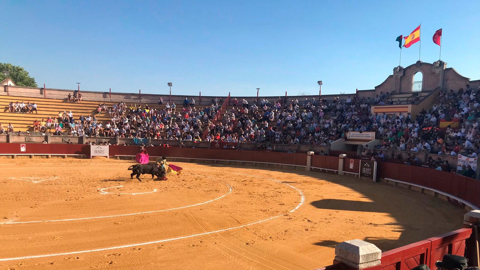 Plaza de toros de Miraflores de la Sierra