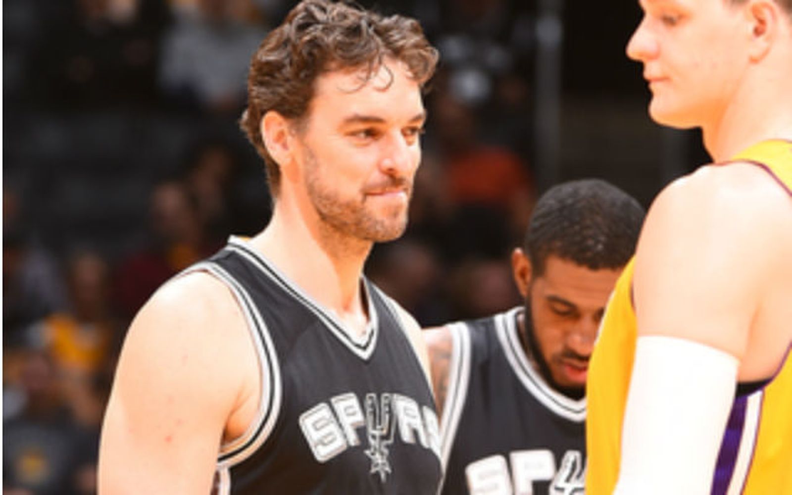 Pau Gasol ante los Lakers