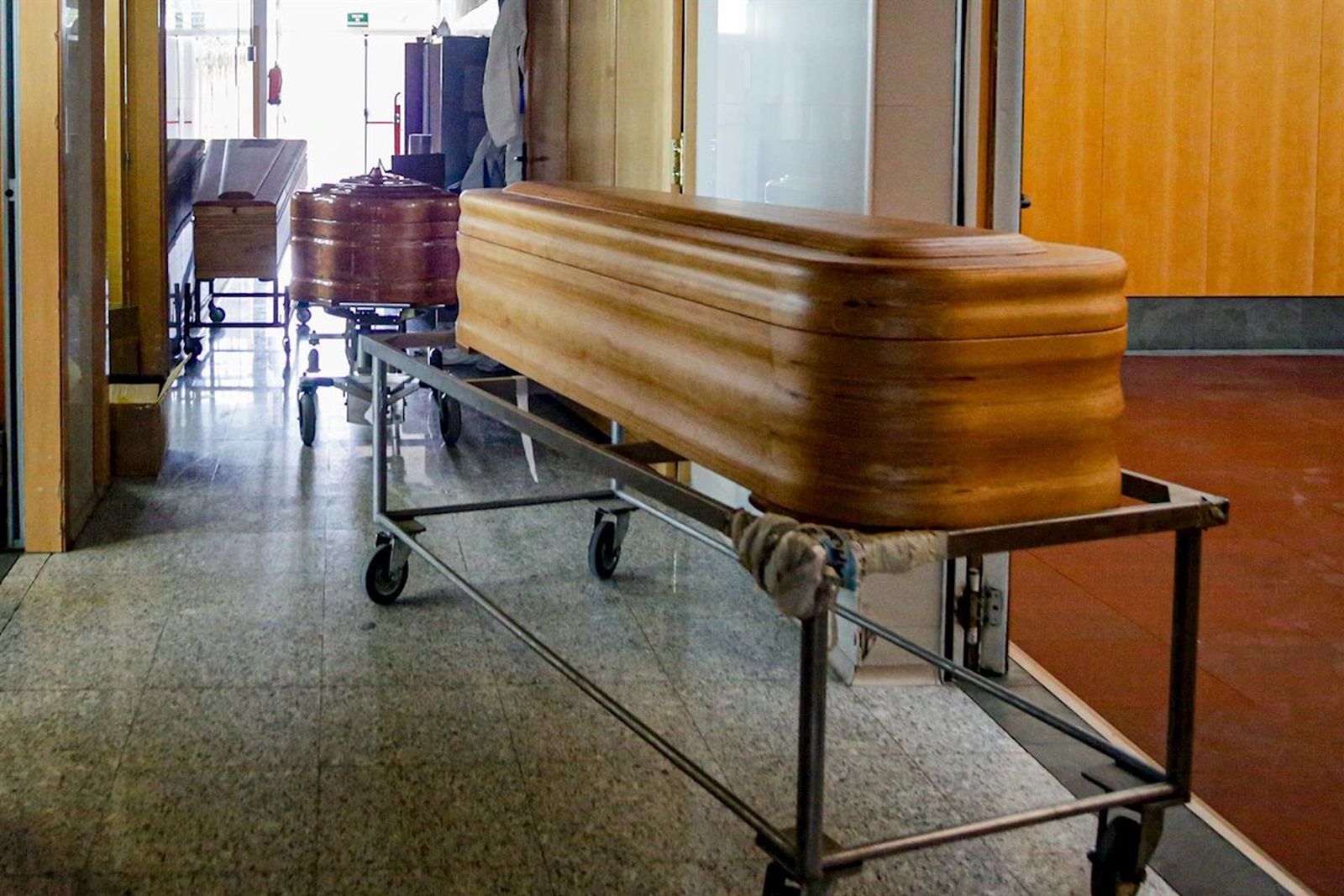 Afloran de golpe 12.000 muertes en los registros civiles que elevan a 43.000 los fallecidos en la pandemia
