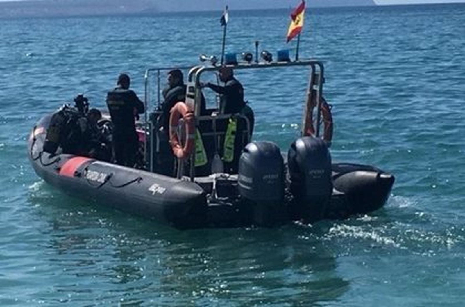 Dos inmigrantes llegan a nado a Ceuta tras una arriesgada travesía por la niebla