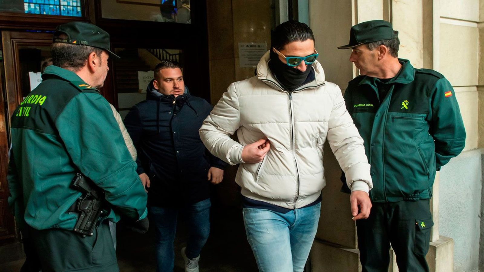 Piden la vuelta a prisión de la Manada por riesgo de fuga y reiteración delictiva