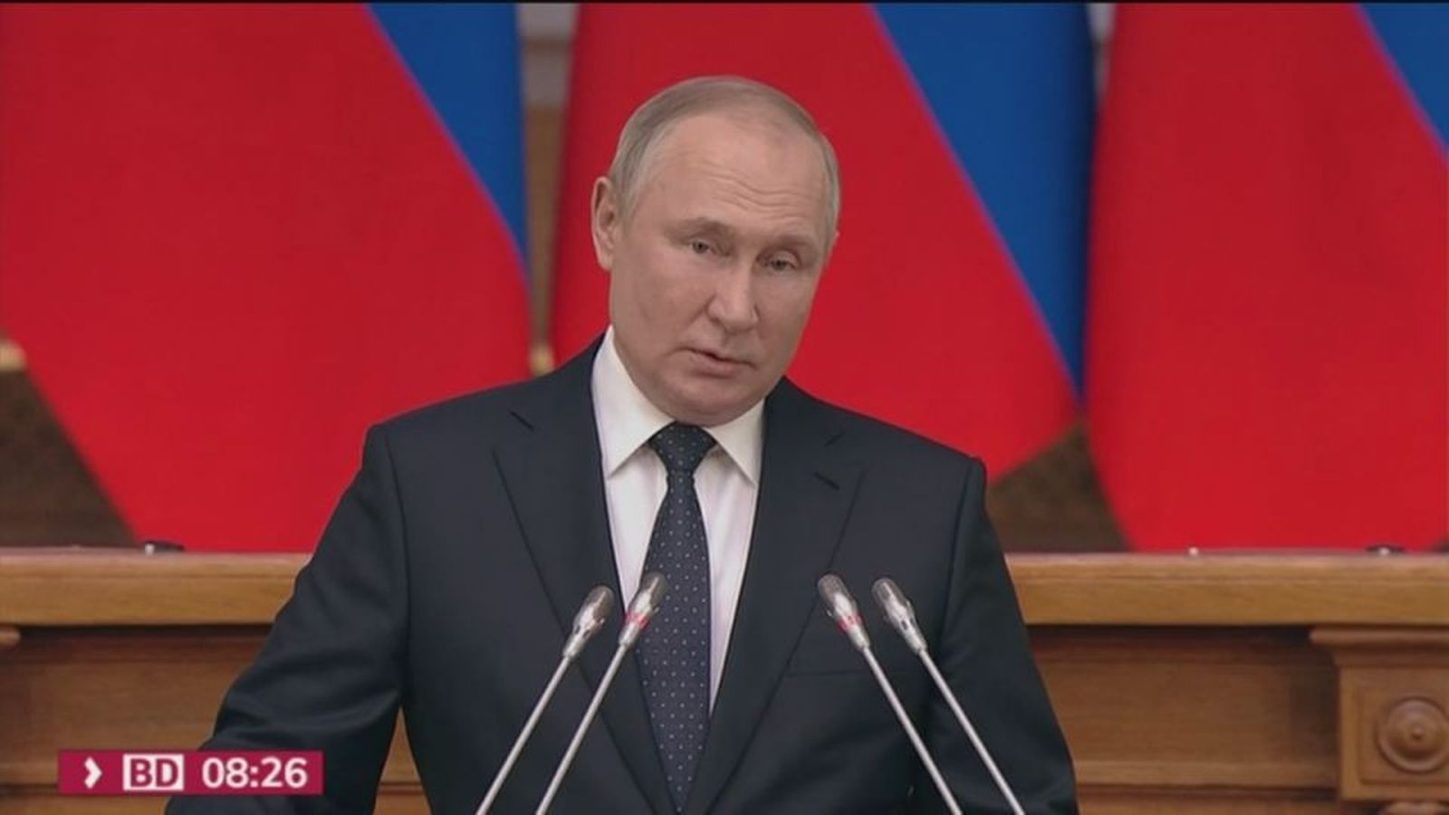 Putin advierte que Moscú responderá con "ataques relámpago" en caso de injerencia estratégica en Ucrania