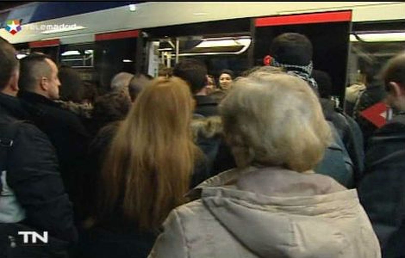 Metro cifra el seguimiento de los paros en un 50%