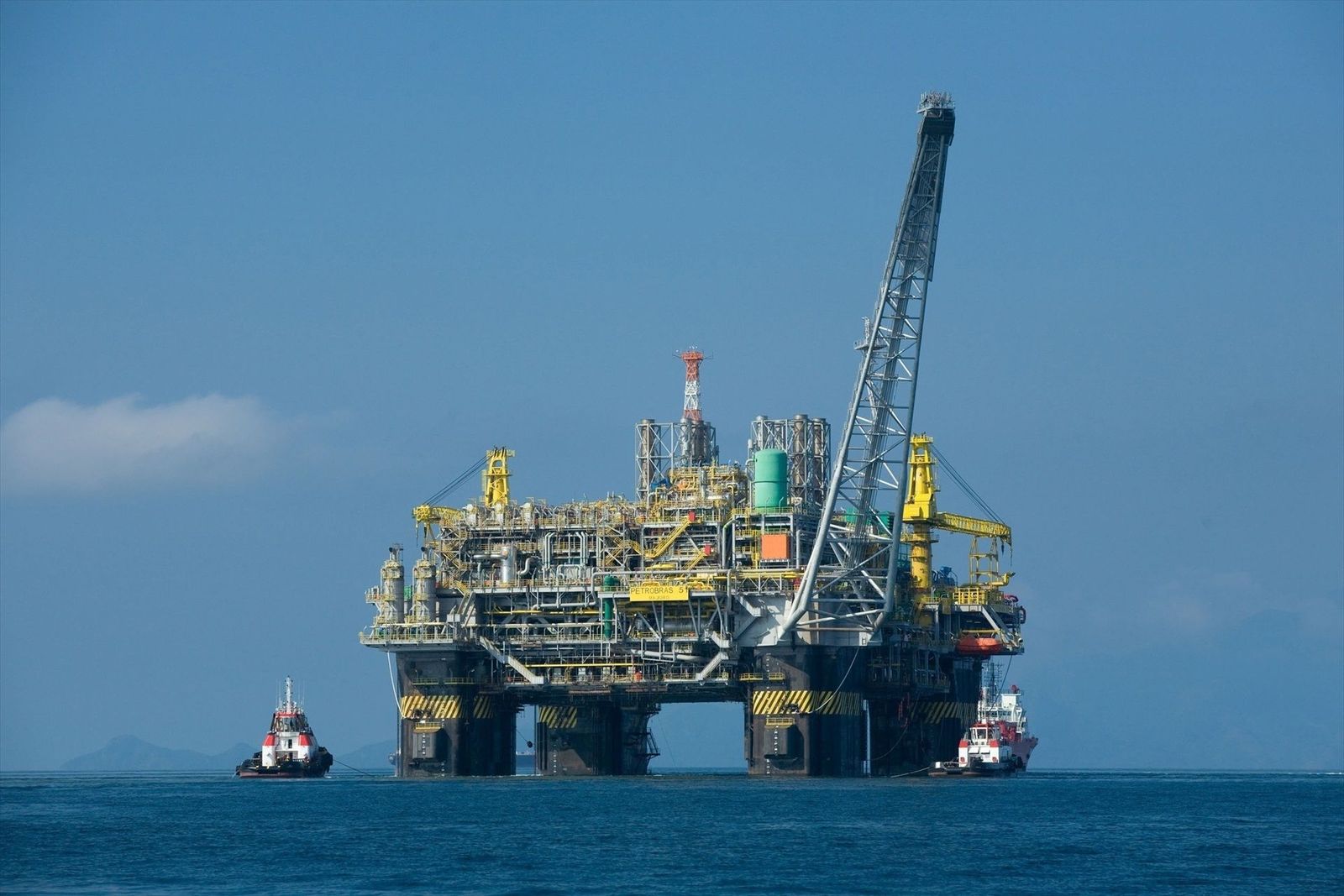 El petróleo Brent amaga con superar los 90 dólares por barril tras el ataque de Irán a Israel