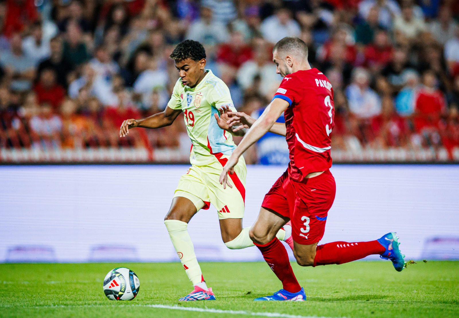 Lamine Yamal ante Serbia