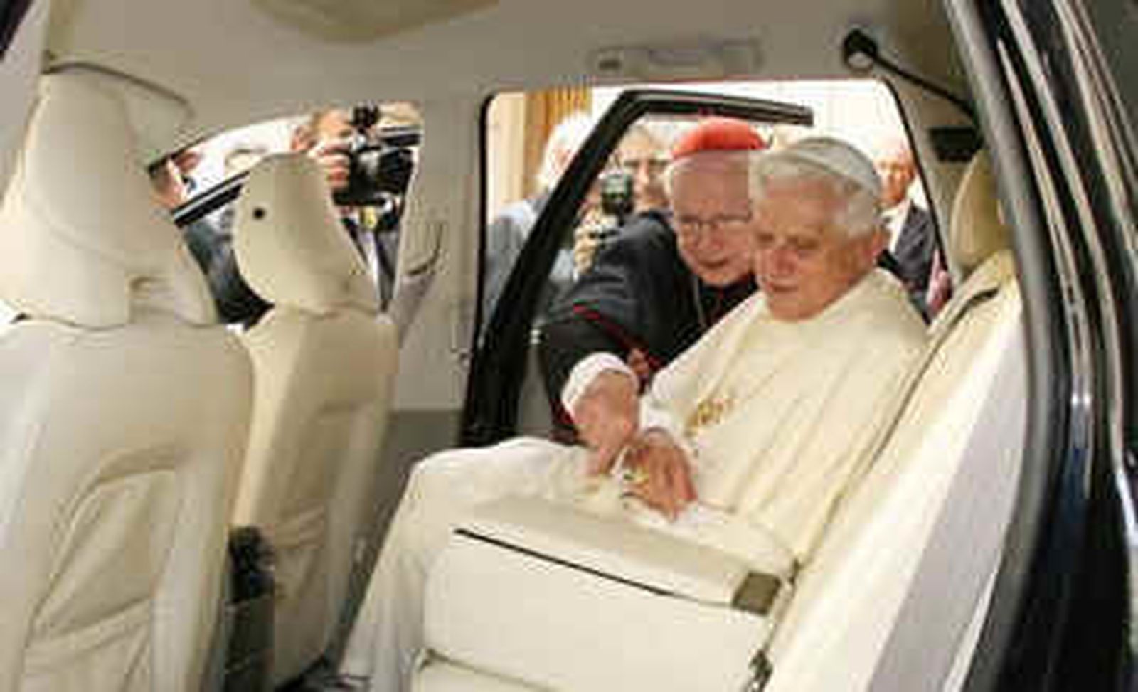 El papa Benedicto XVI emprendió viaje hacia Zagreb
