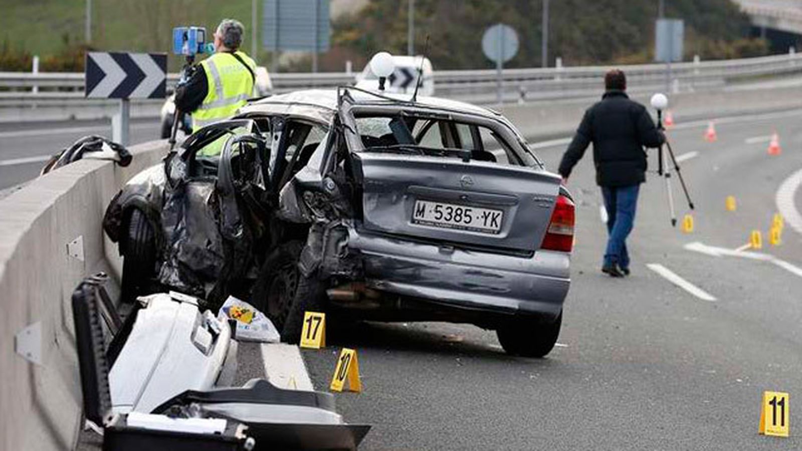 Dos fallecidos y ocho heridos en un accidente  de tráfico en Usurbil