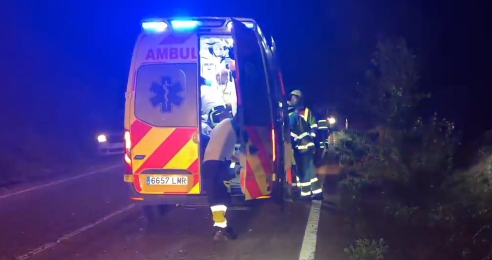 Herido muy grave tras chocar su furgoneta contra un árbol en Carabaña
