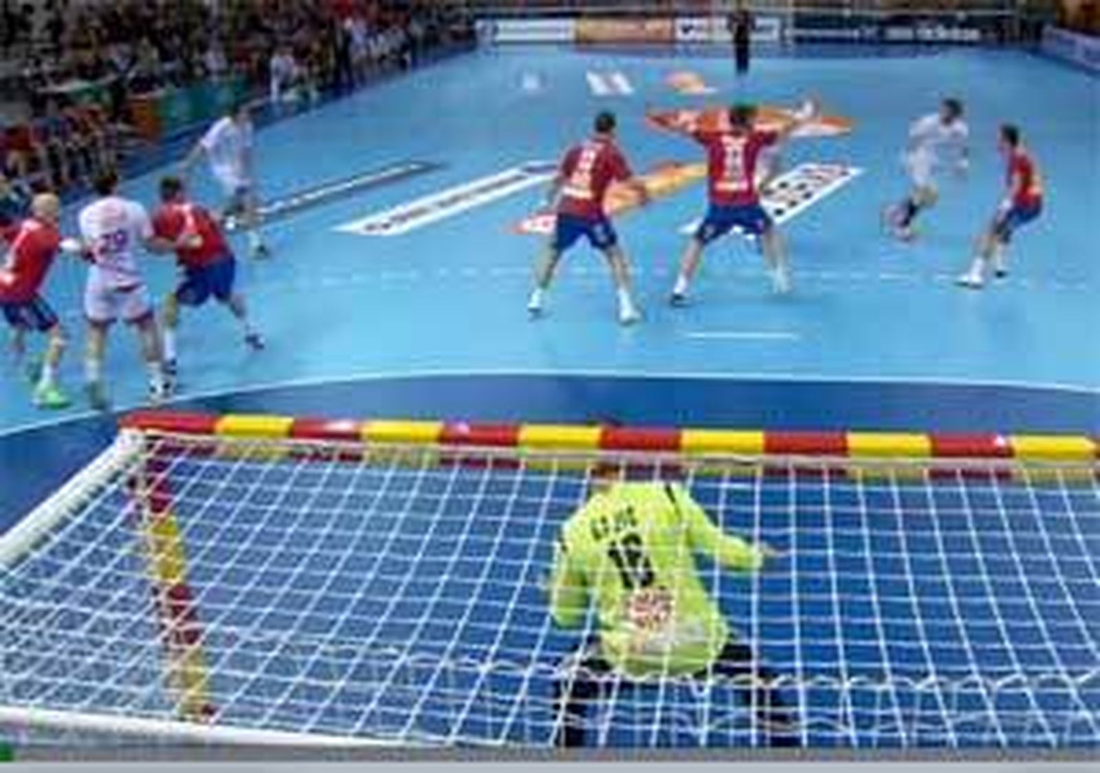España a cuartos al vencer (20-31) a Serbia