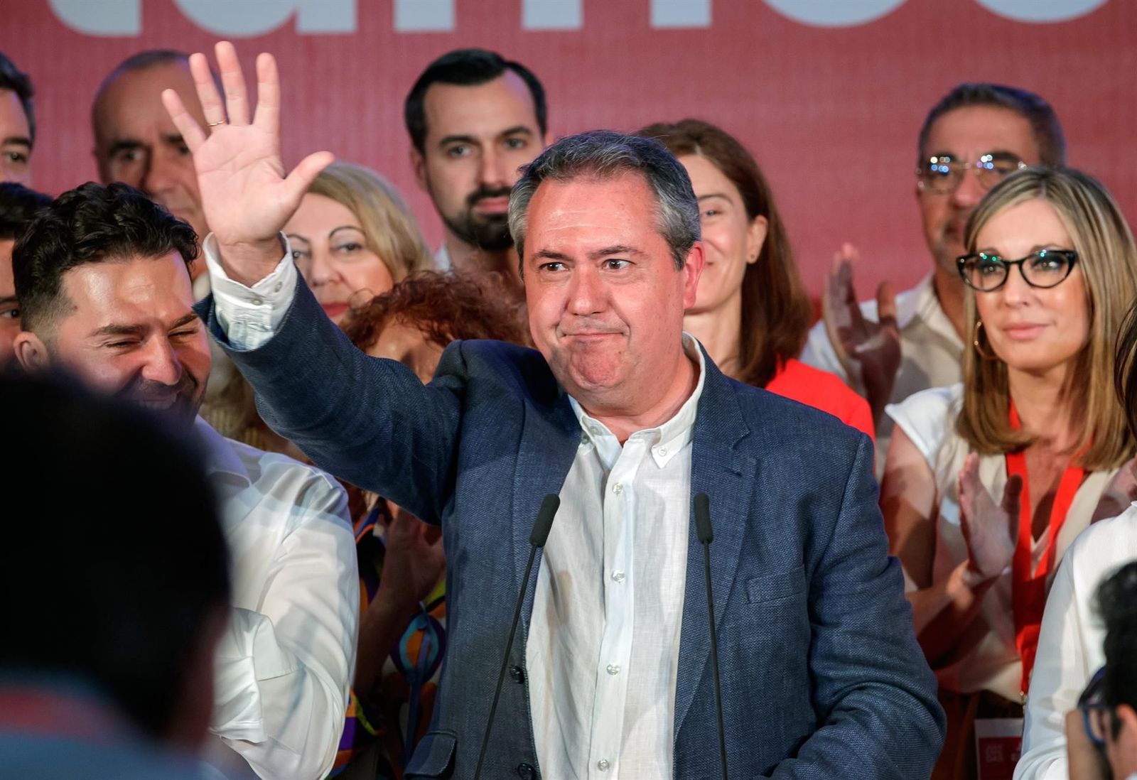 El PSOE, tocado por el 'batacazo' de Juan Espadas, que fue elegido por Pedro Sánchez