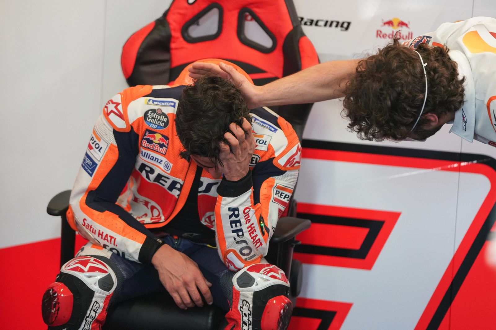 Márquez, emocionado; Raúl Fernández, en una nube