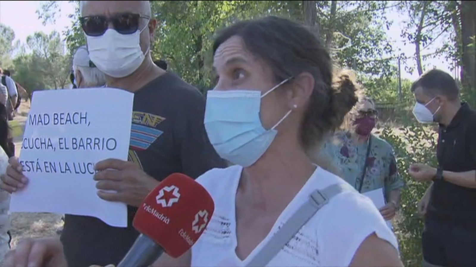 Vecinos de la zona protestan contra el complejo de ocio Mad Beach