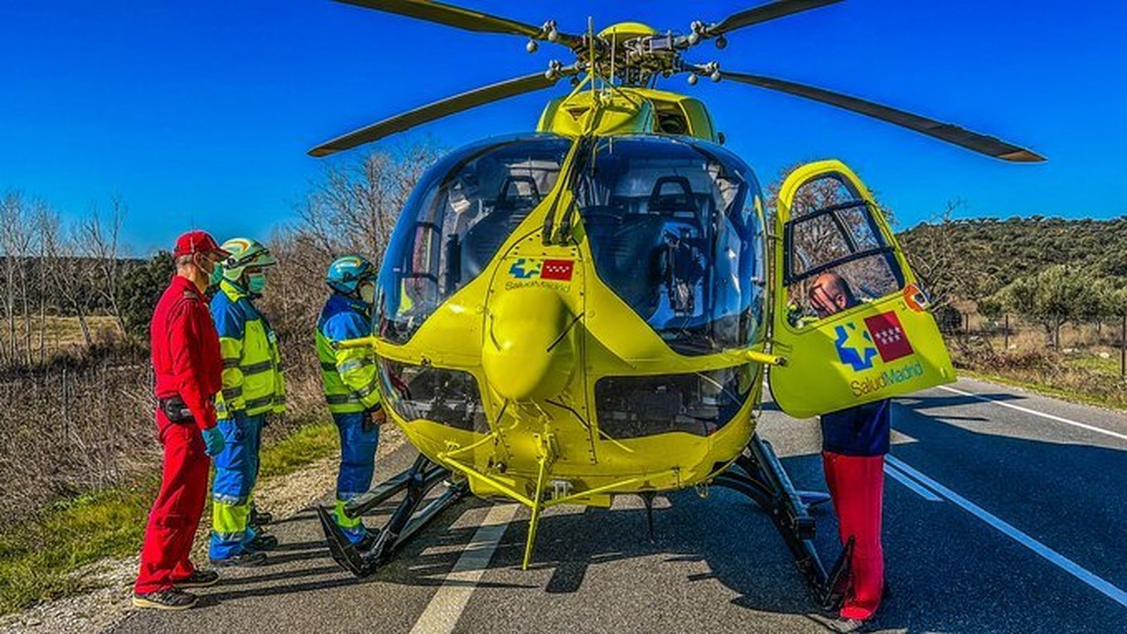 Un motorista herido grave al colisionar con un ciclista en Talamanca